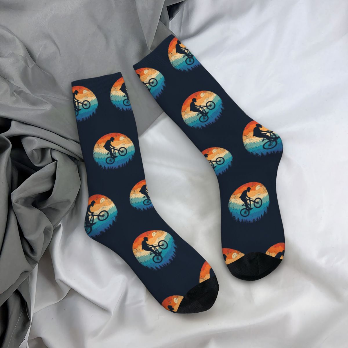 Funny Crazy Sock for Men Mount - Mountain Biking Socks 评论和价格